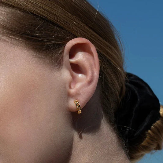 Tiny Chain Link Huggie Hoop Earrings